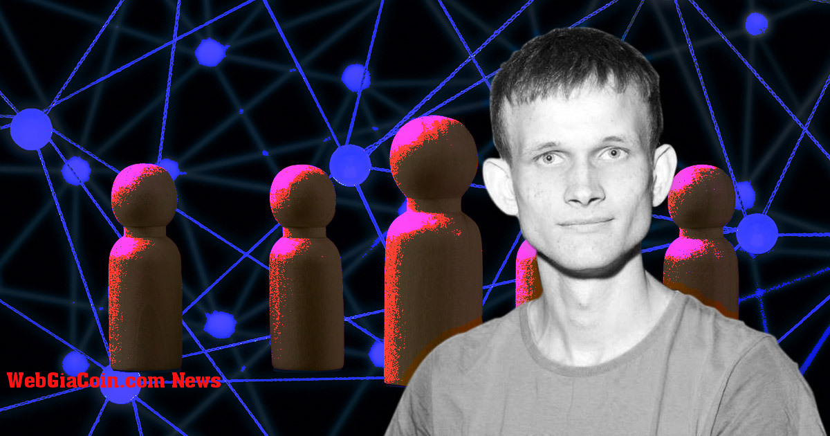 Vitalik Buterin lập luận rằng các DAO phi tập trung cao sẽ hiệu quả hơn các tập đoàn