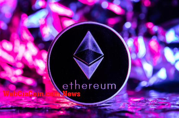 Ethereum giảm một phần tư giá khi Whales bán tháo $ 4-b trong ETH