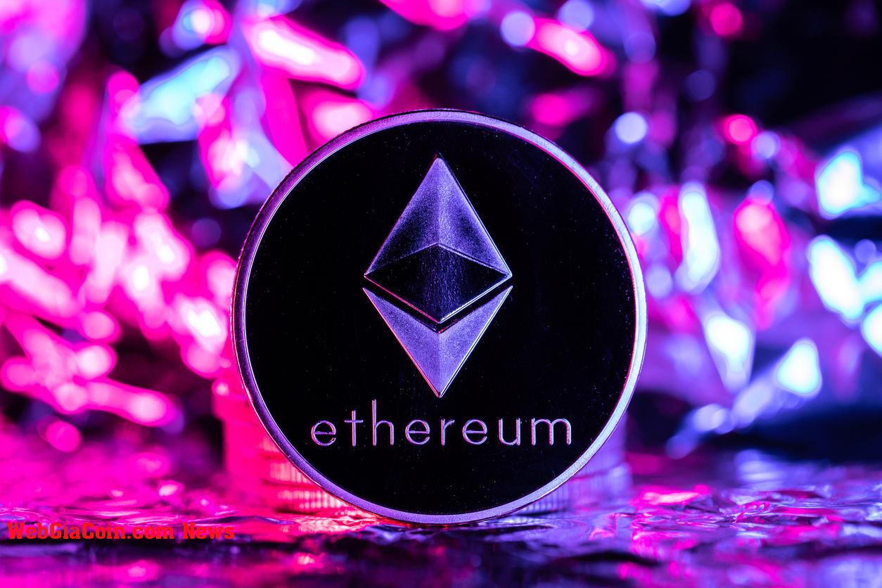 Giá Ethereum tăng trên 1.400 đô la khi cá mập tích lũy