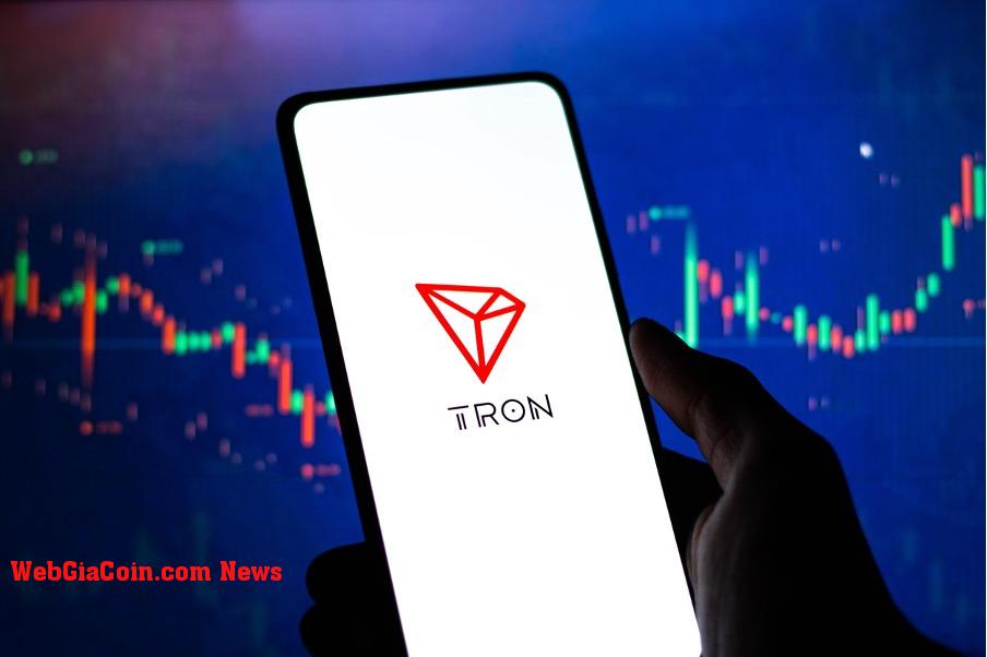 Ngoài Bitcoin: Pullix (PLX) vượt qua Stellar (XLM) và Tron (TRX) về Động lực thị trường