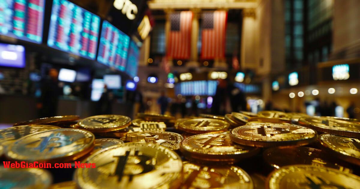 Bitcoin ETF đạt khối lượng giao dịch kỷ lục 2,4 tỷ USD - Bloomberg