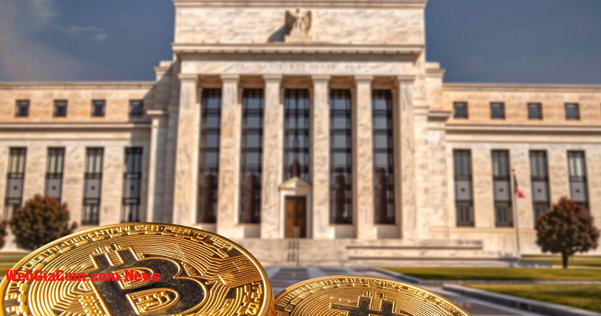 Bitcoin đấu tranh duy trì trên 58.000 USD khi Fed duy trì lãi suất không đổi