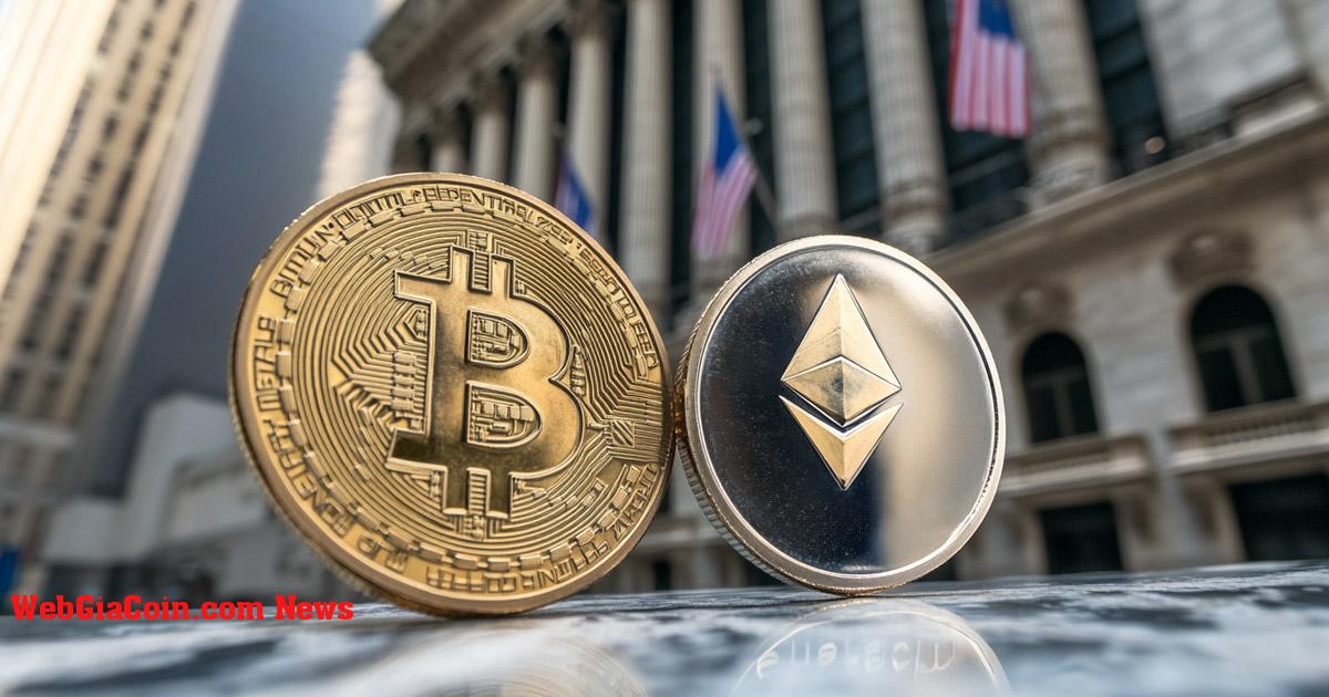 Bitcoin ETF chứng kiến dòng vốn vào ròng nhỏ nhất trong lịch sử, BTC mini của Grayscale tích cực