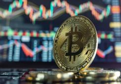 giá bitcoin: Sự biến động của bitcoin khiến hợp đồng tương lai sụt giảm, trong khi lãi suất quyền chọn mở tăng nhanh
