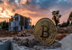 giá bitcoin: Giá nhà trung bình tại Hoa Kỳ giảm 99% trong một thập kỷ khi được định giá bằng Bitcoin