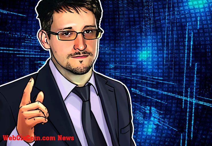 Dân trí Tổng thống Nga trao quyền công dân cho Edward Snowden